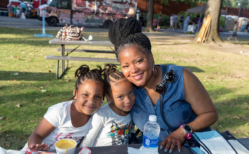 Memphis Flyer | Celebrate Mother’s Day at MBG with an Outdoor Picnic