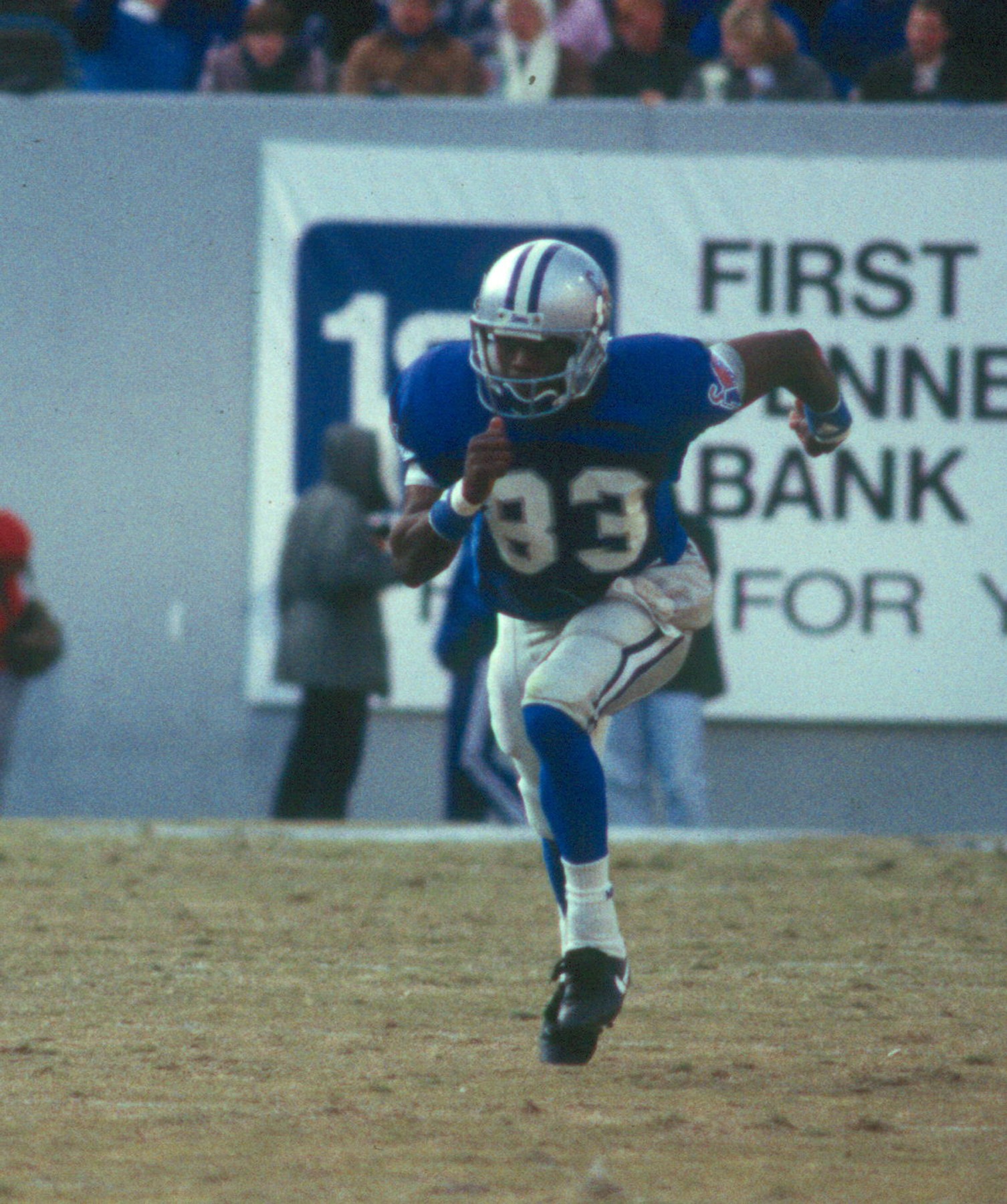 Hundreds gather for Isaac Bruce's football clinic